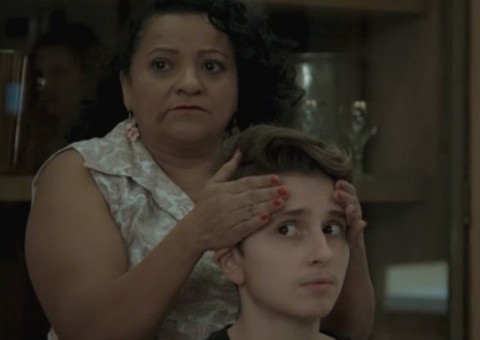 Atriz de Manaus usa dons espirituais e benze elenco de ‘A Força do Querer’ 