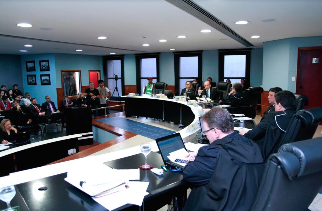 TCE-AM manda demitir temporários da Prefeitura de Manaus