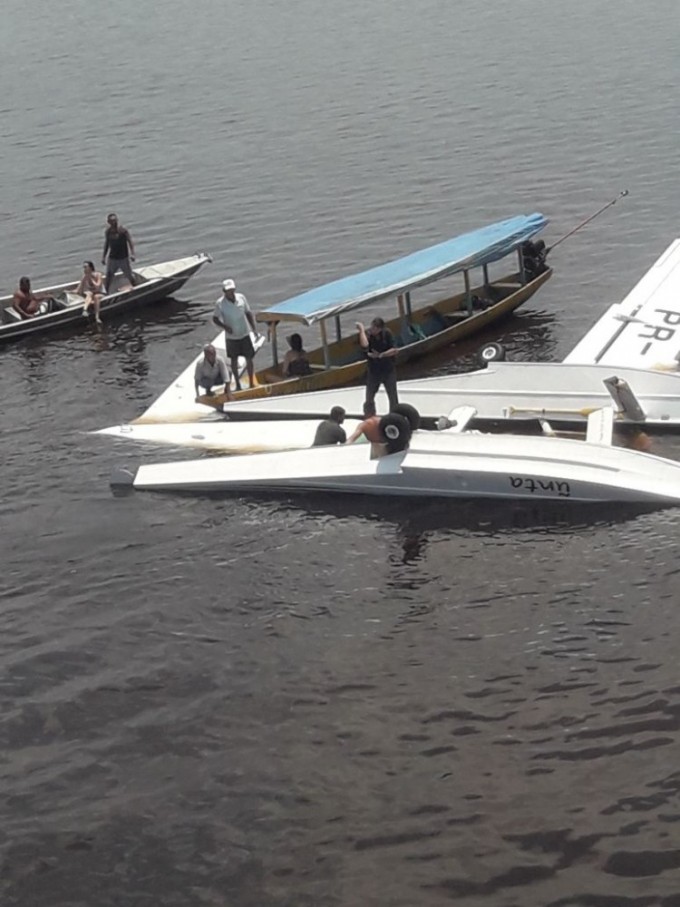 Hidroavião que caiu no rio Negro com cinco pessoas era do Greenpeace