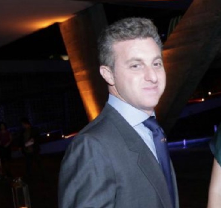 Luciano Huck terá que pagar multa e retirar cerca por degradação ambiental