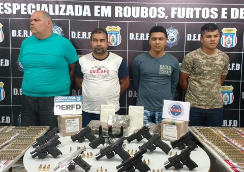 Gerente e ex-funcionário são presos suspeitos de assalto a loja de caça e pesca em Manaus