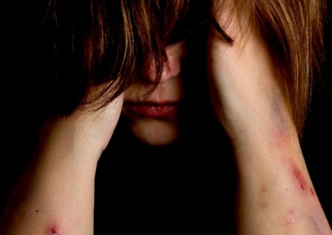 Após levar socos e pontapés, mulher mata marido e chama a polícia 