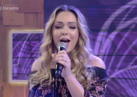 Tânia Mara desafina no “Encontro” e vira piada na internet
