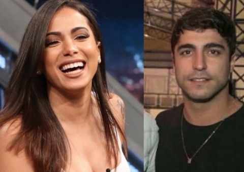 Anitta e namorado ficam noivos no Amazonas