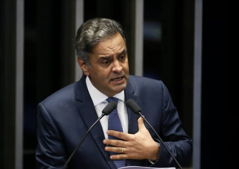 Aécio volta ao Senado e reafirma ser vítima de uma ‘trama ardilosa’