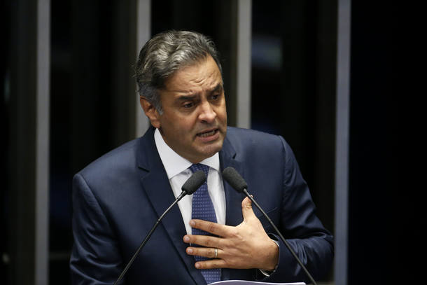 Aécio volta ao Senado e reafirma ser vítima de uma ‘trama ardilosa’