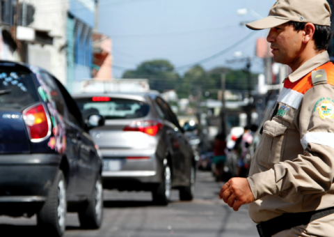 Multas de trânsito poderão com cartão de crédito e parceladas 