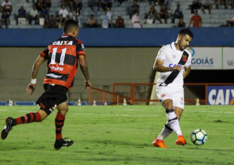 Vasco bate o lanterna Atlético-GO e chega a cinco jogos invicto na Série A 