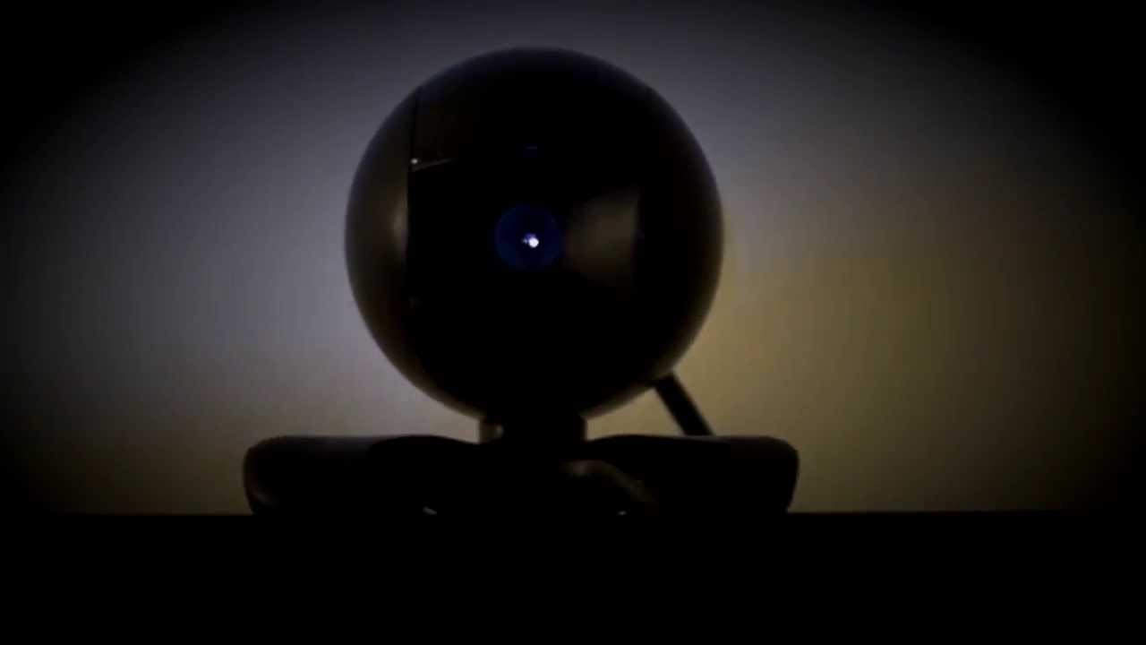 Mais da metade dos brasileiros têm medo de espionagem feita via webcam