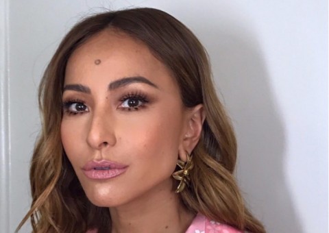 Sabrina Sato aparece com barriga saliente e levanta rumores de gravidez