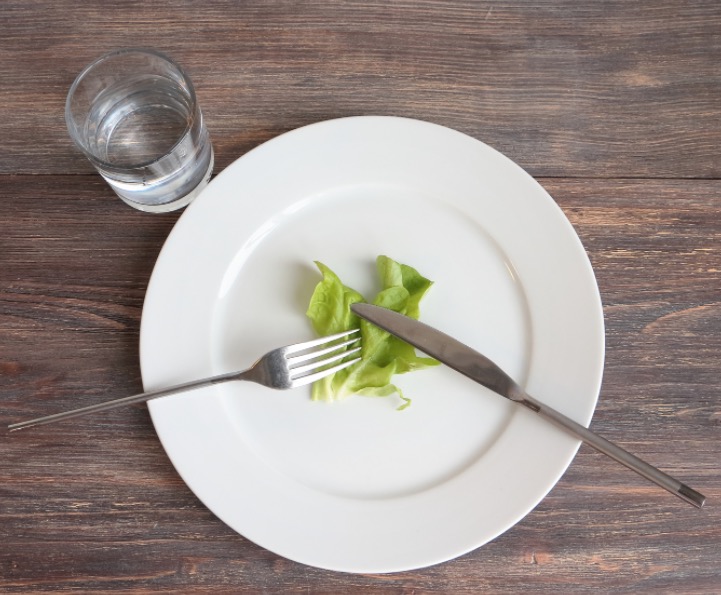  Dietas super restritivas não emagrecem engordam, aponta especialista