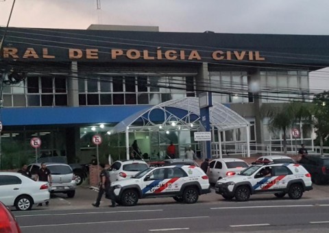 Polícia cumpre cinco mandados contra suspeitos de pedofilia em Manaus