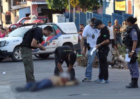 Fugitivo do Compaj é assassinado por justiceiro no meio da rua em Manaus