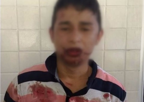 Homem é espancado por populares suspeito de assaltar e fazer idoso refém em Manaus 