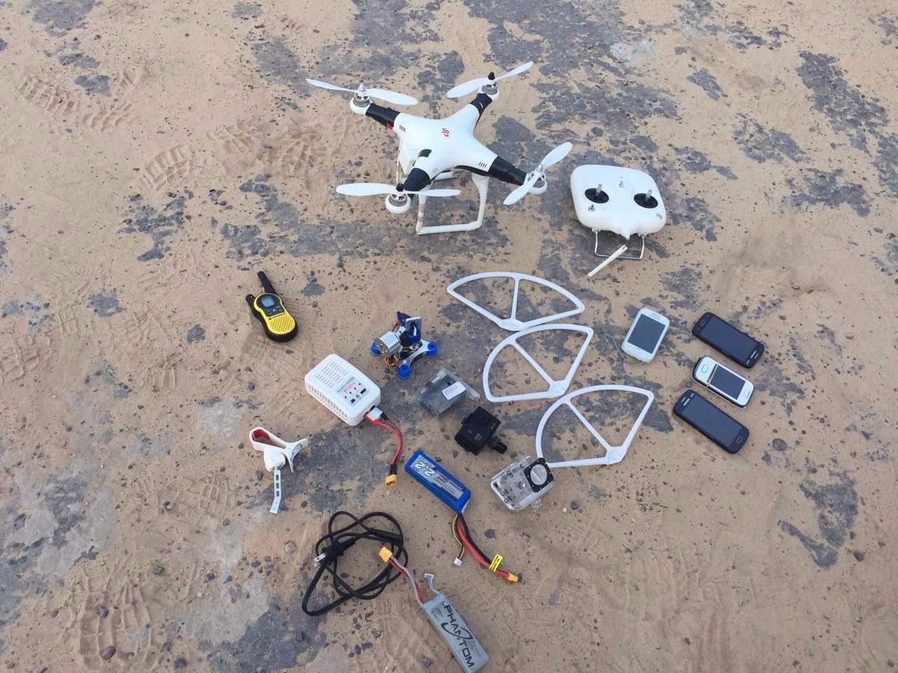 Dois são presos em flagrante com drone tentando levar celulares para penitenciária em Manaus