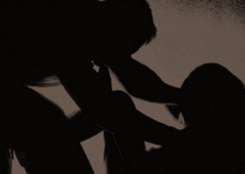 Trabalhador salva jovem de ser estuprada por 25 homens