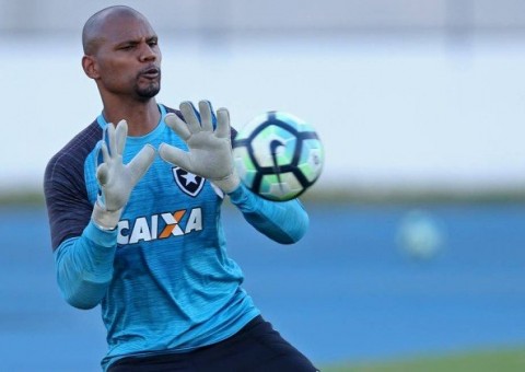 Jefferson é rendido e tem carro roubado antes do treino do Botafogo