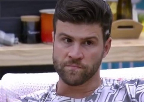 A Fazenda 9: Marcelo Ié Ié comete deslize ao chamar Flávia pelo nome da ex e causa climão