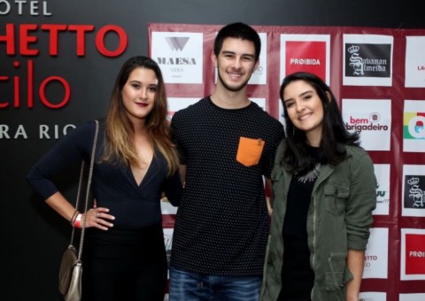 Trigêmeos de Fátima Bernardes completam 20 anos e fazem festão