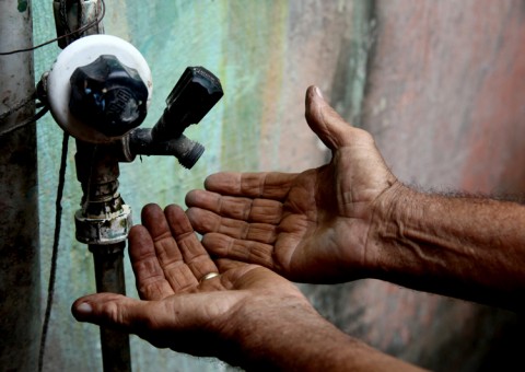 Falta de energia elétrica afeta o abastecimento de água em Manaus