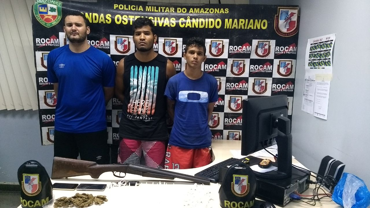 Trio é preso com drogas e espingarda próximo a terminal de ônibus em Manaus