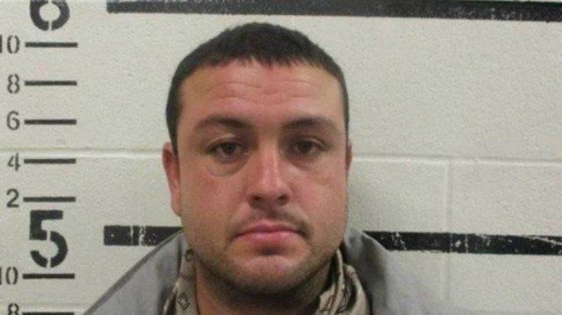 Detento processa Estado após carcereiros rirem de ereção que durou 4 dias