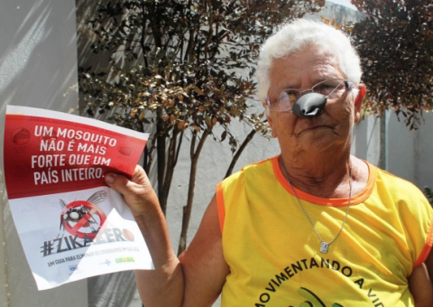 Idosos entram na campanha de mobilização contra o  Aedes aegypti