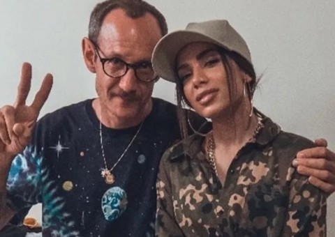 Diretor de novo clipe de Anitta é excluído de revistas após acusações de assédio