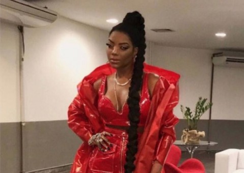 Ludmilla choca com look no Prêmio Multishow e divide opiniões