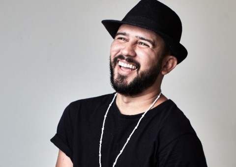 Poeta Bráulio Bessa invade Manaus com palestra/espetáculo neste sábado