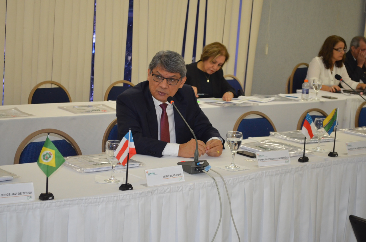 Secretário Francisco Deodato, viaja à Brasilia em busca novos recursos para a saúde 