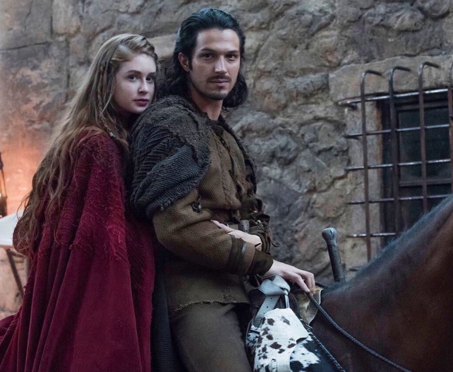  Marina Ruy Barbosa aparece em foto romântica ao lado de galã de nova novela