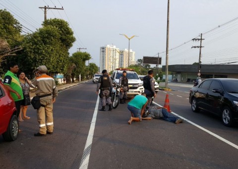 Duas pessoas ficam feridas em acidentes de trânsito em Manaus