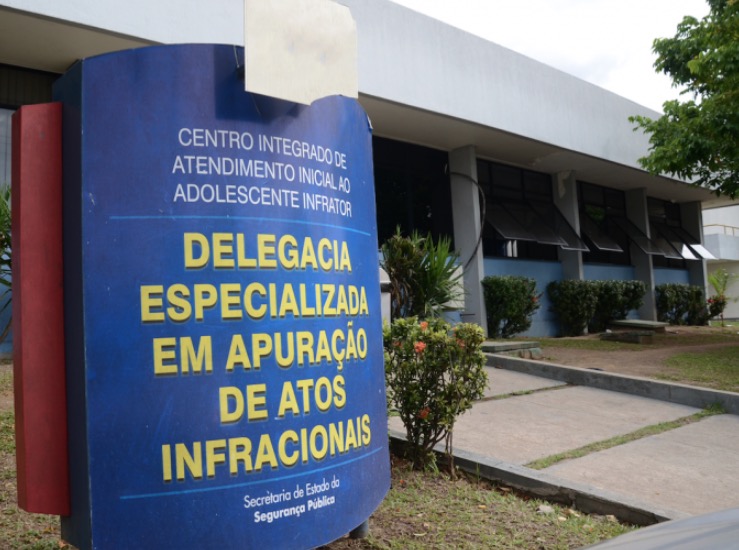 Em Manaus, garota é pega por populares durante tentativa de assalto 