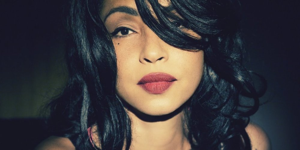 Lívia Mendes faz bis em homenagem a Sade Adu