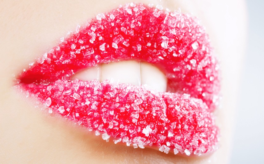 Lábios rachados indicam falta de nutrientes, desidratação e muito mais
