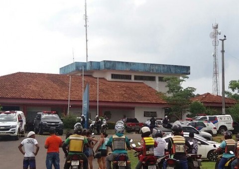 15 presos são transferidos para Manaus após arrancarem grades de celas no interior