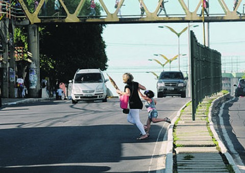 Pedestres e ciclistas indisciplinados serão multados 