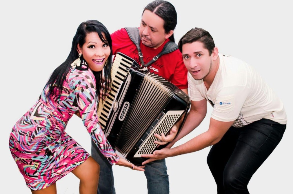 Lucélia Souza, Forró do Mestre e Nanda Moura agitam Palco Vianorte