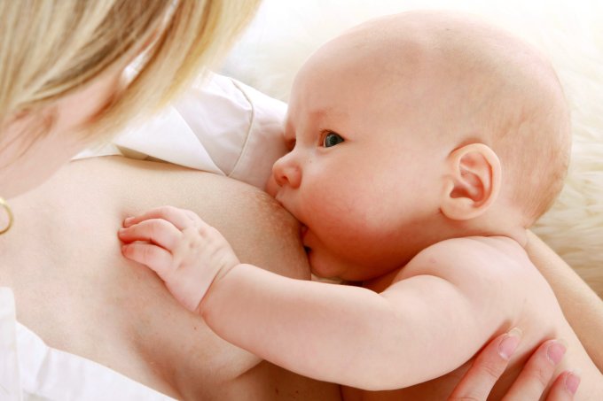 Por que amamentar emagrece? Explicação está no hormônio do amor
