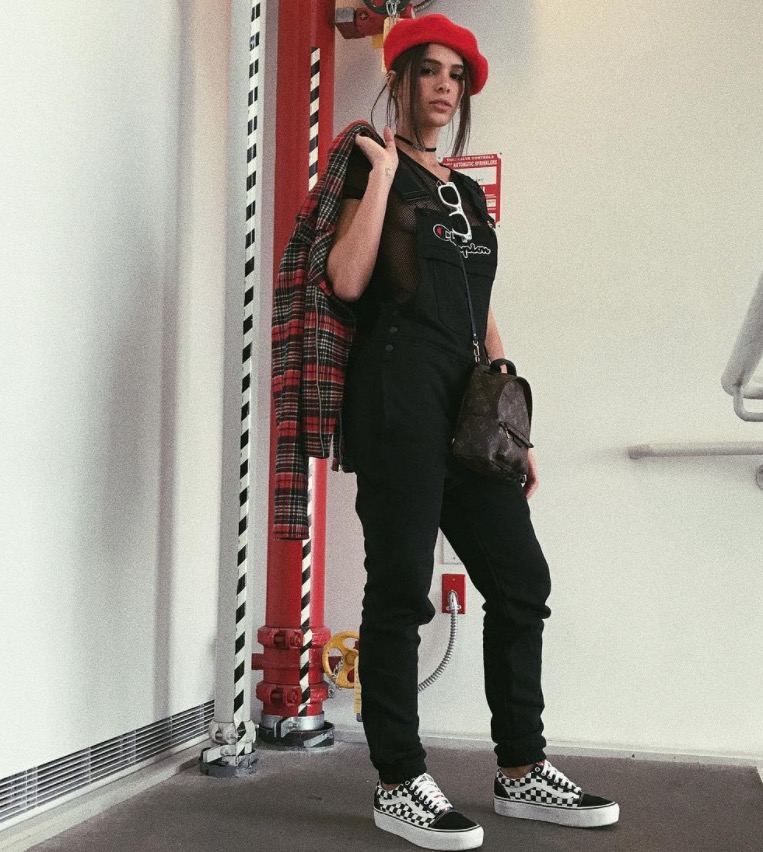 Após beijos, Bruna Marquezine diz que ignora rumores sobre Neymar