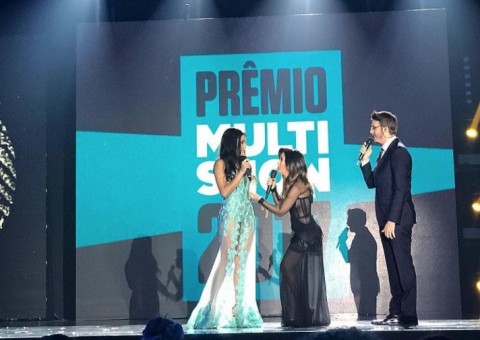 Ex-BBB Emilly usa vestido igual ao de Vivian e internautas não perdoam