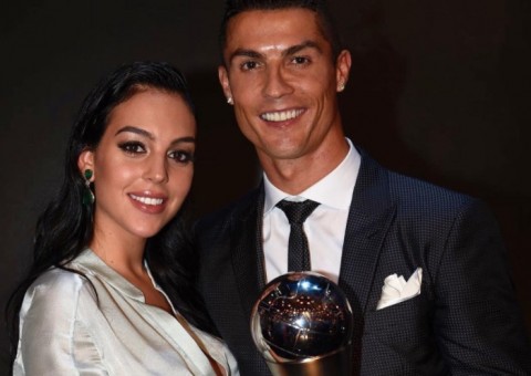 Cristiano Ronaldo e namorada anunciam nome da filha