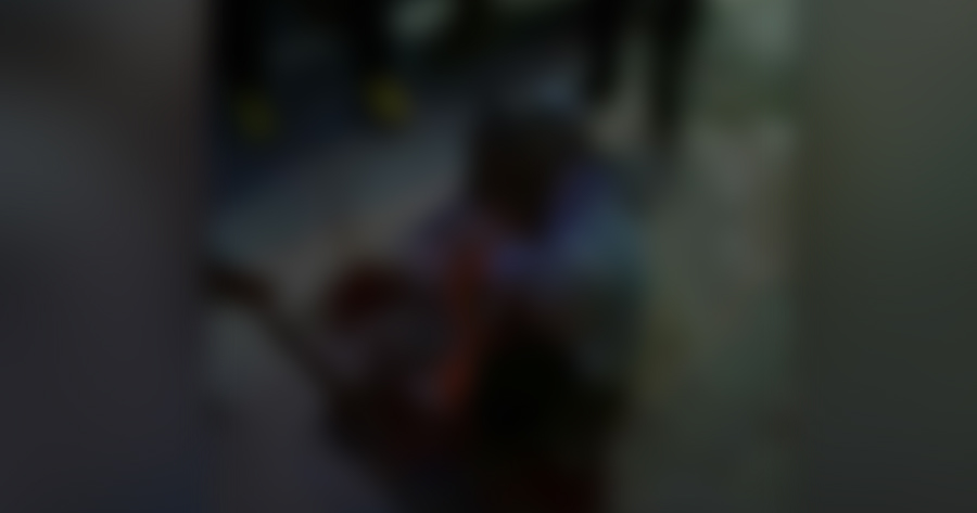 Revoltados, moradores atacam e espancam suspeito de assalto em Manaus