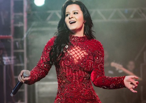 Namorando há 2 meses, cantora Maraísa está noiva