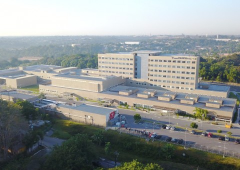 Em Manaus, passageiros ficam feridos durante assalto a ônibus