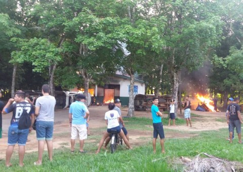 Amazonino manda equipes de reforço para Humaitá após incêndio