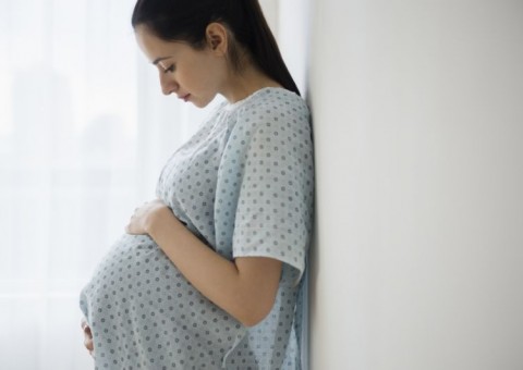 Intestinos soltos e ossos quebrados: Mulheres compartilham as realidades não ditas sobre o parto