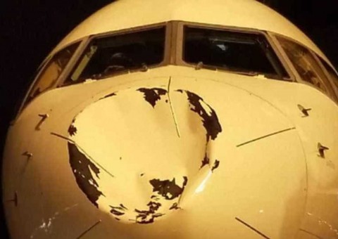 Durante voo, jogadores da NBA entram em pânico ao baterem em suposto ovni