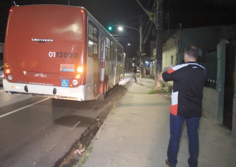 7 ônibus e mais 43 veículos são apreendidos durante operação em Manaus